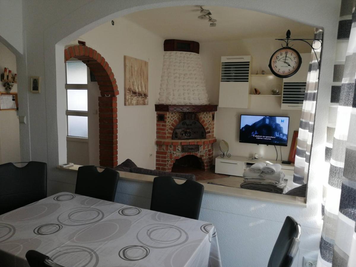 Centar Njivice Apartman Kültér fotó
