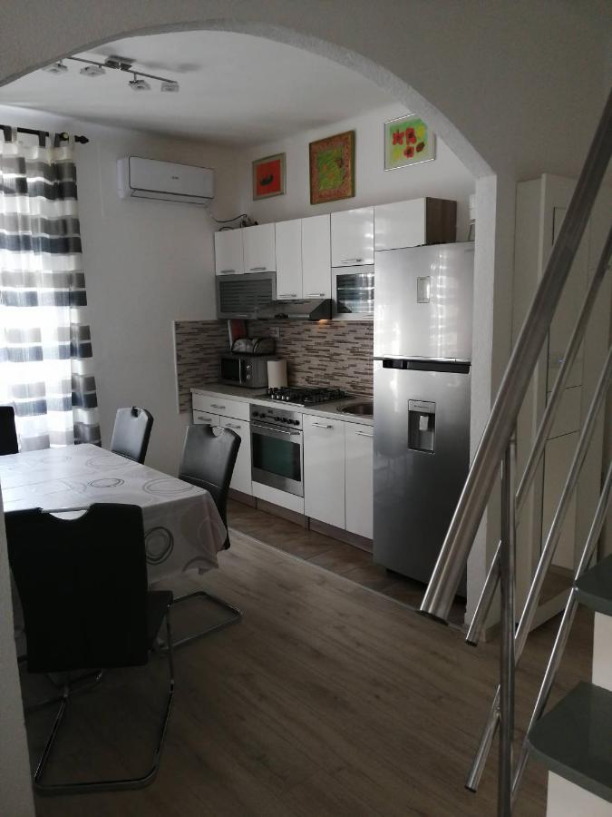 Centar Njivice Apartman Kültér fotó