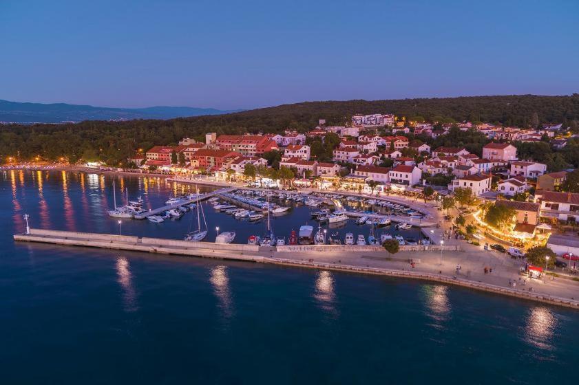 Centar Njivice Apartman Kültér fotó