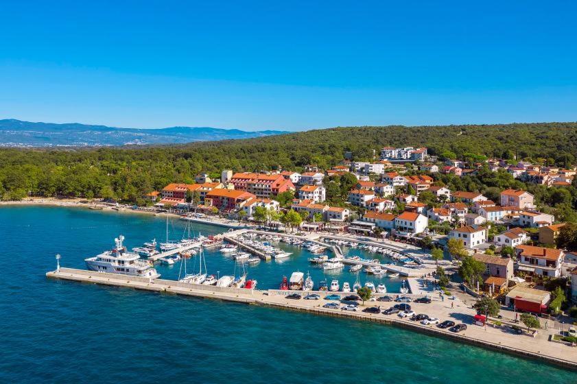 Centar Njivice Apartman Kültér fotó
